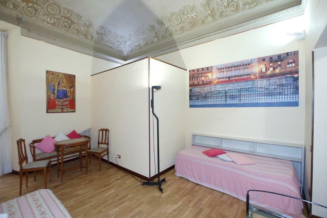 Bed and Breakfast Residenza D'Epoca Montanini Siena Exterior foto