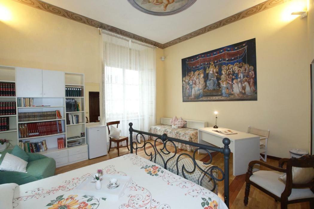 Bed and Breakfast Residenza D'Epoca Montanini Siena Exterior foto