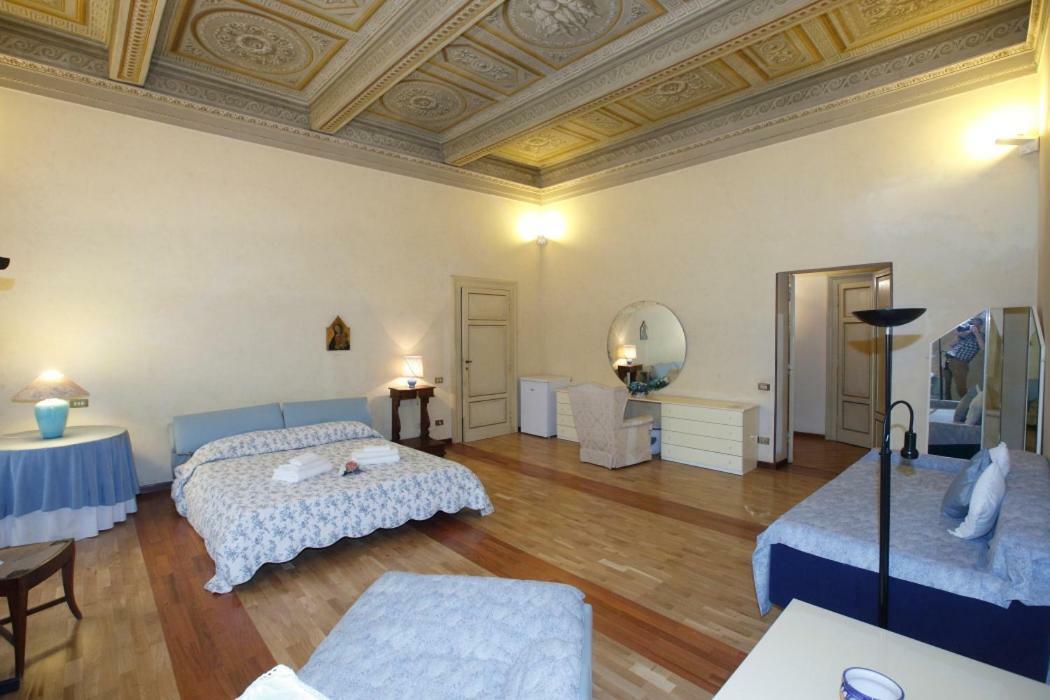 Bed and Breakfast Residenza D'Epoca Montanini Siena Exterior foto
